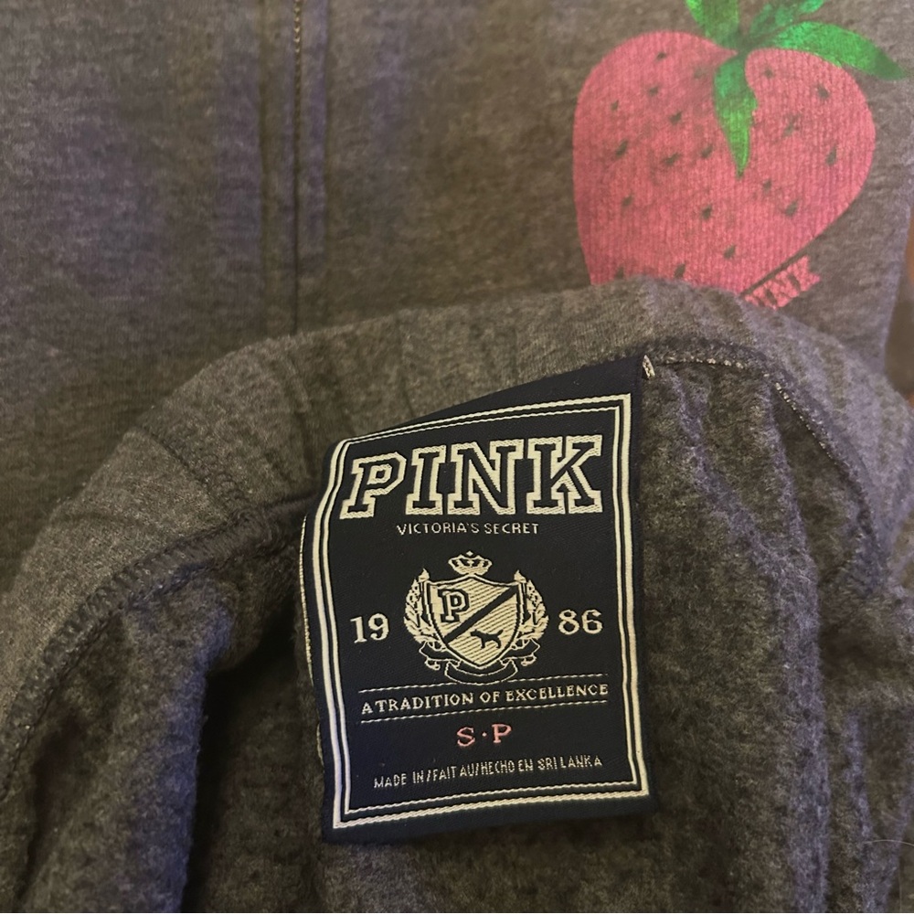 🍓🍓Adorable Y2K Victoria’s Secret Pink Strawberry set Hoodie sweat pants - Picture 14 of 16
